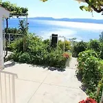 Apartament In With Sea View, Balcony, Air Conditioning, Wi-fi Pisak